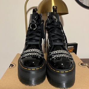 NWT Dr. Martens JADON BOOT MAX CHAIN PATENT LEATHER PLATFORMS- SOLD OUT ONLINE